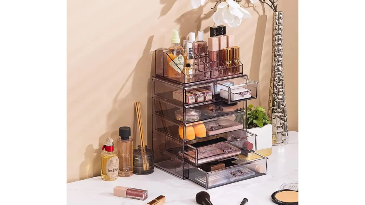 Sorbus cosmetic case display