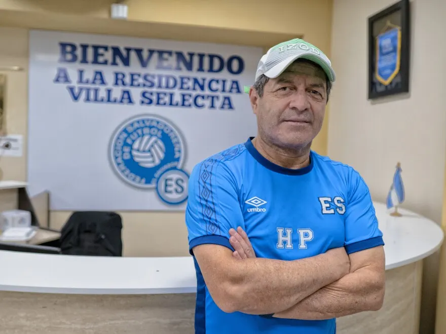 Hugo Pérez, the head coach for the El Salvador men's national soccer team, is a National Soccer Hall of Famer in the United States and was part of the 1994 World Cup US team.