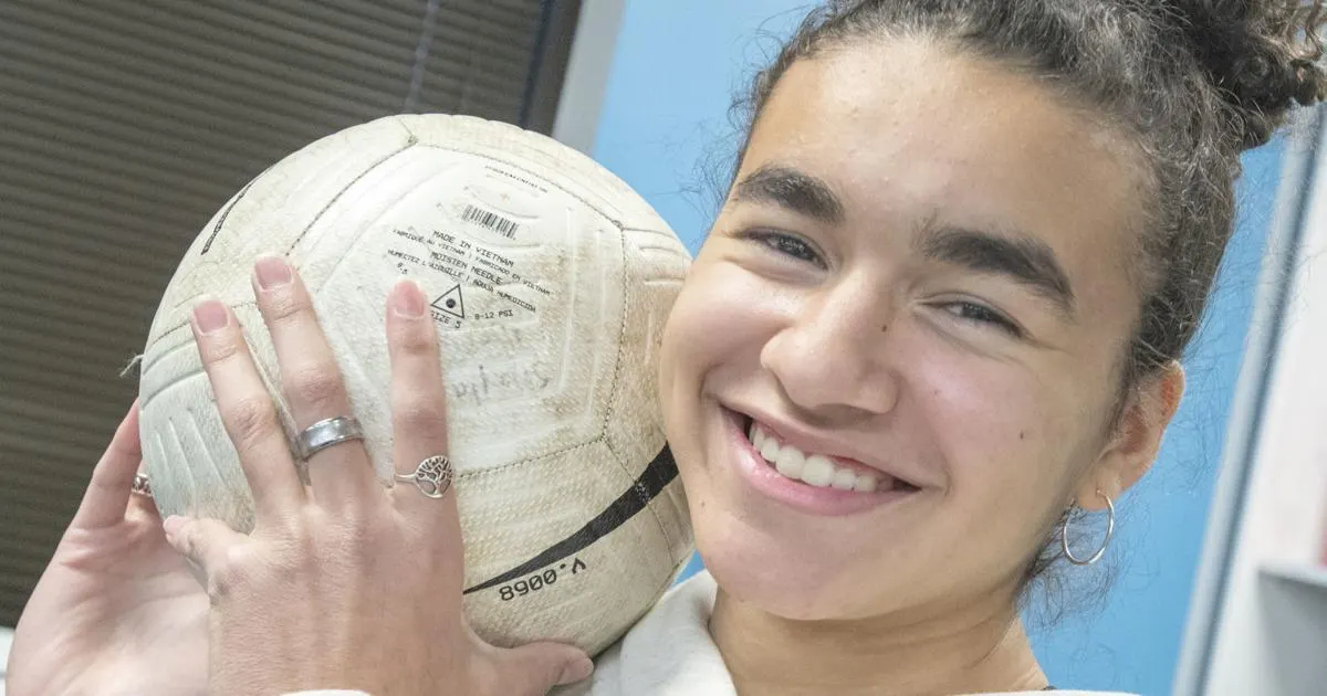 Academy High standout carves out unique path to Division I women's soccer |  Sports