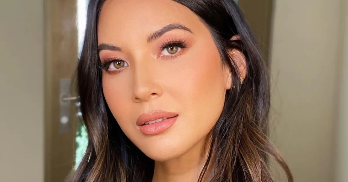 Beauty Pros Share Tips, Tricks, & Best Products To Shop
