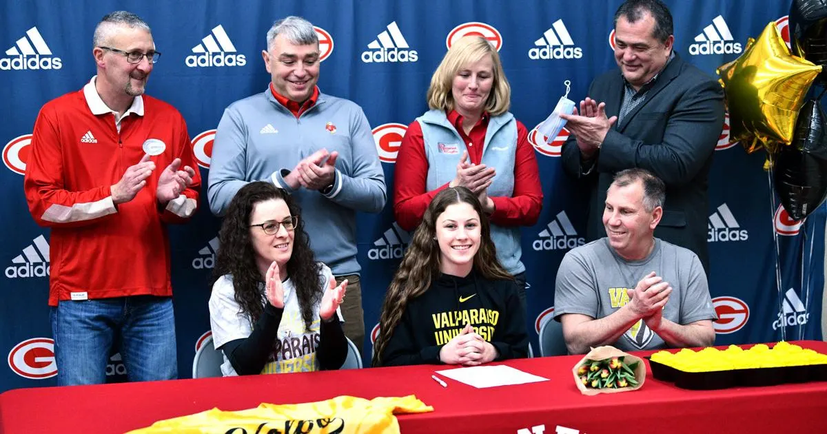 Geneva's Schiemann to continue soccer career at Valpo |  Local Sports