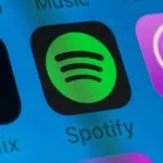 Spotify is finally rolling out real-time lyrics for global users – TechCrunch